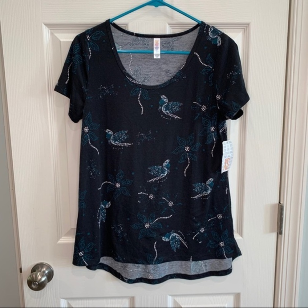 3/$25 - NWT Lularoe Classic‎ T sz xs